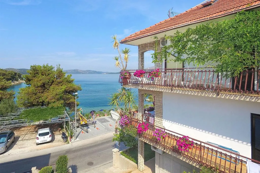 Apartments Mira Trogir