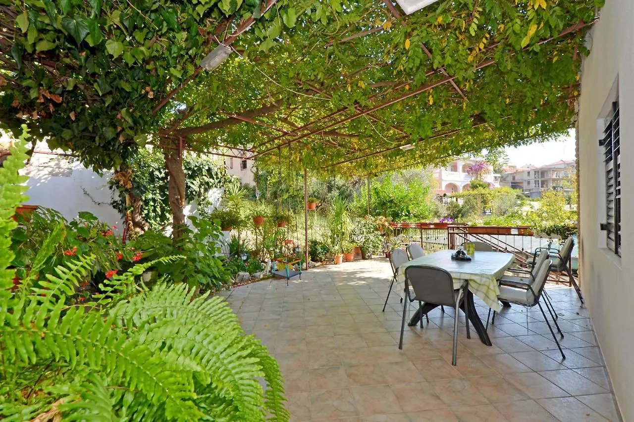 Apartments Mira Trogir