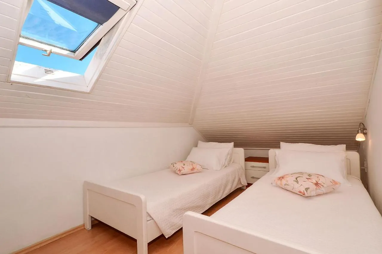 Apartments Mira Trogir