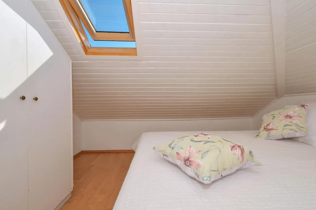 Apartments Mira Trogir