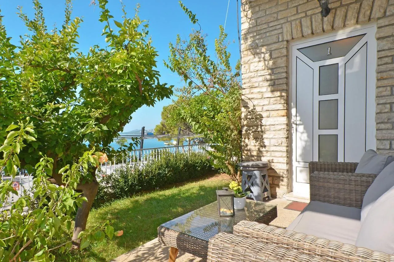 Apartments Mira Trogir Croatia