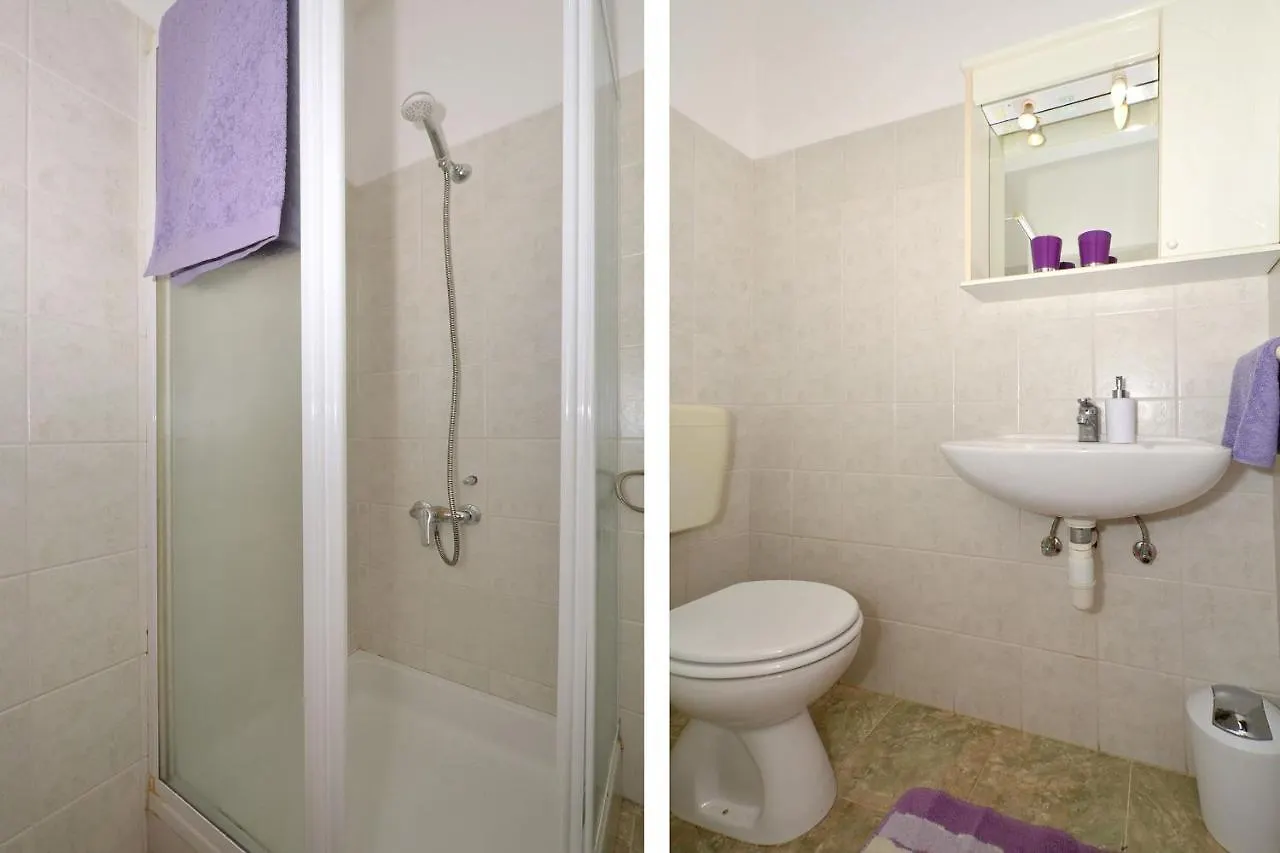 Apartments Mira Trogir 0*,
